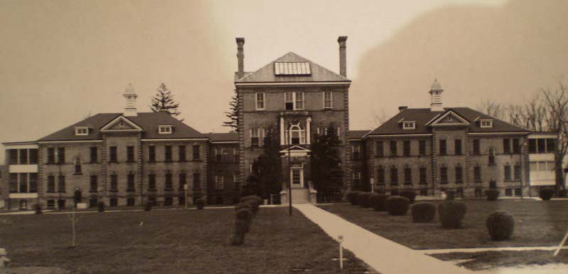 Medical Examination
Building, circa 1900. Opened in 1903, this building featured large operating rooms. It later became
the Reception Hospital and provided a home for new patients. RMHCL