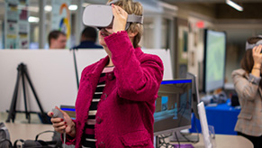Jo explores virtual reality