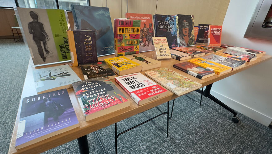 Cover image table with books